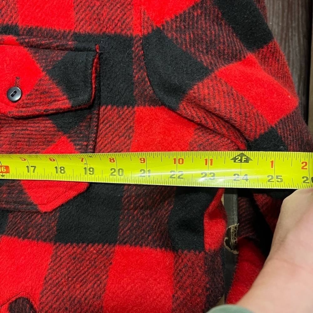 Canyon Guide Red and Black Plaid Men's Heavy Lined Jacket Sz L - Picture 8 of 11